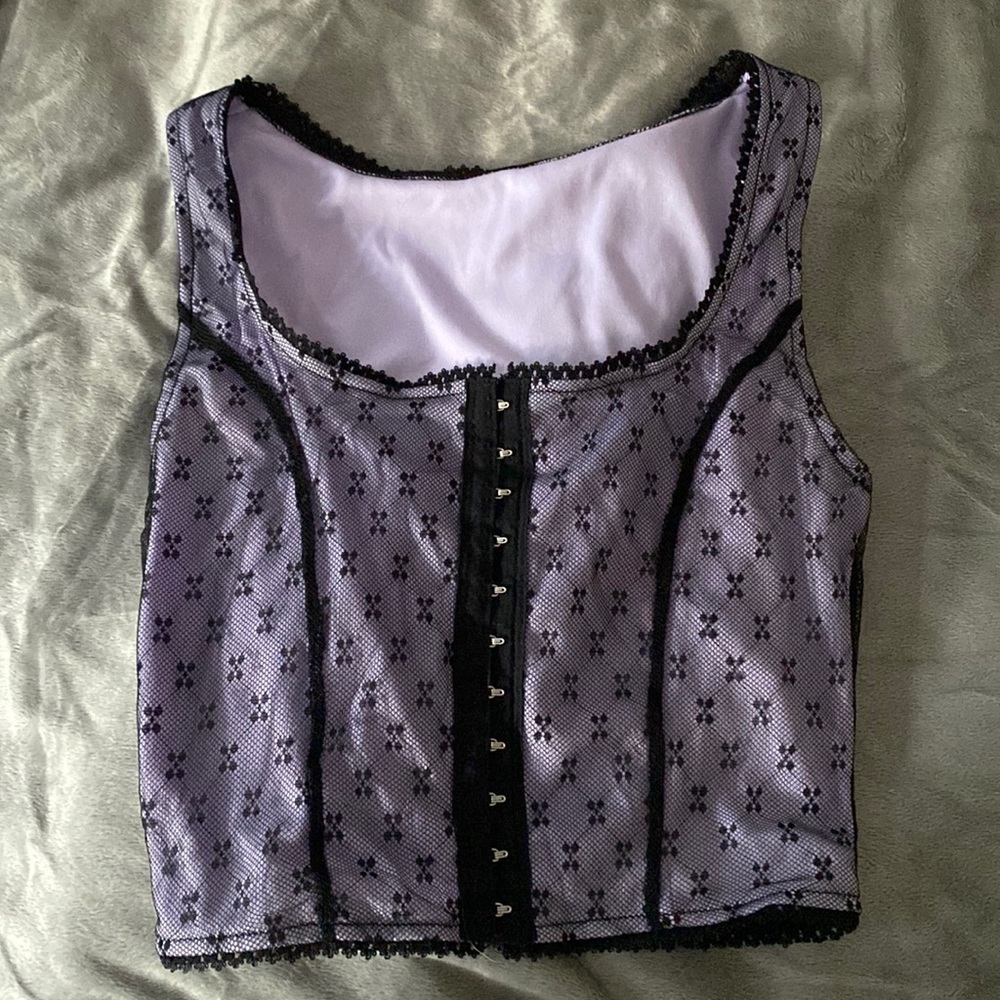 purple and black tank top
